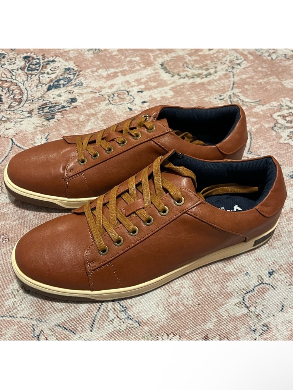 NWOT🧡Vostey - Tan Brown Sneaker - 11